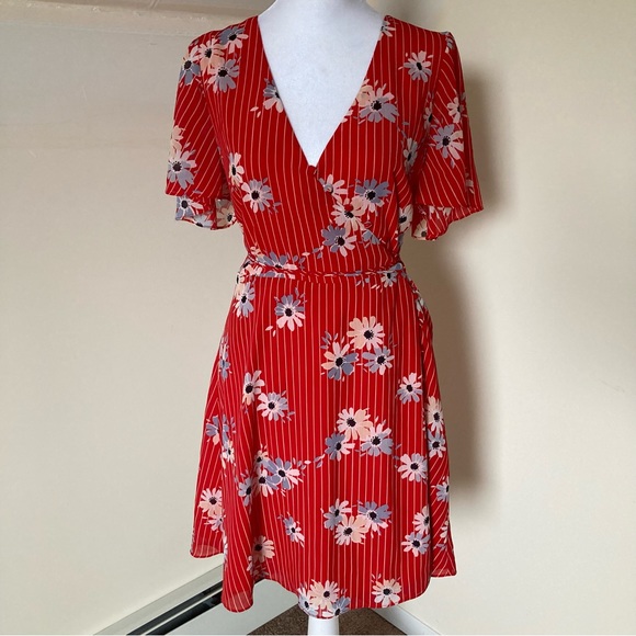 Madewell Dresses & Skirts - Madewell Red Floral Striped Button up Wrap Dress size 6
